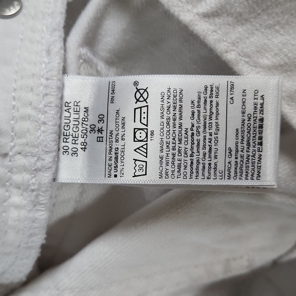 Worn once! GAP Mid Rise Best Girlfriend Jeans Size 30 - Picture 11 of 12